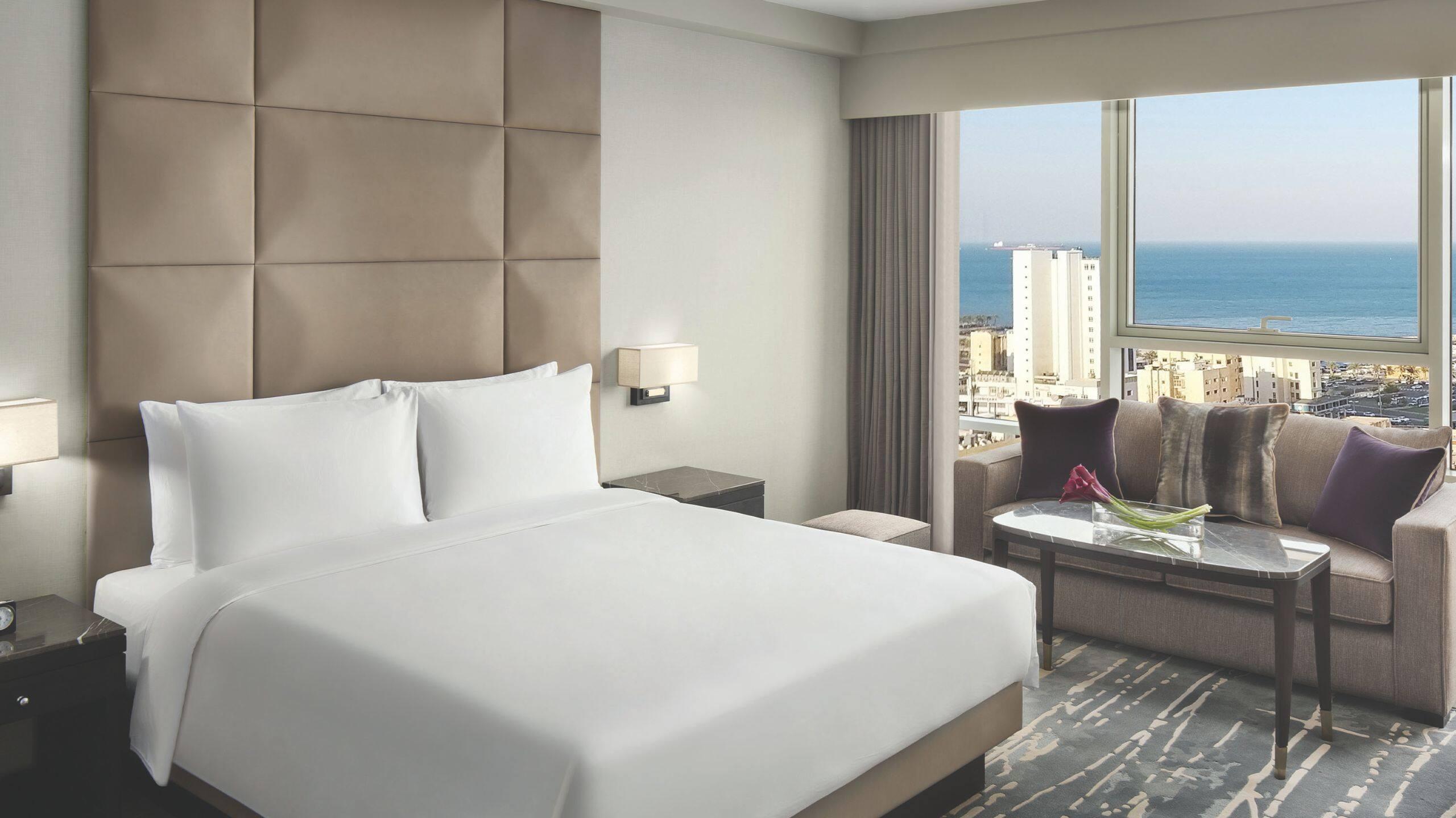 Hyatt Regency Al Kout Mall Kuvait Kültér fotó Deluxe room