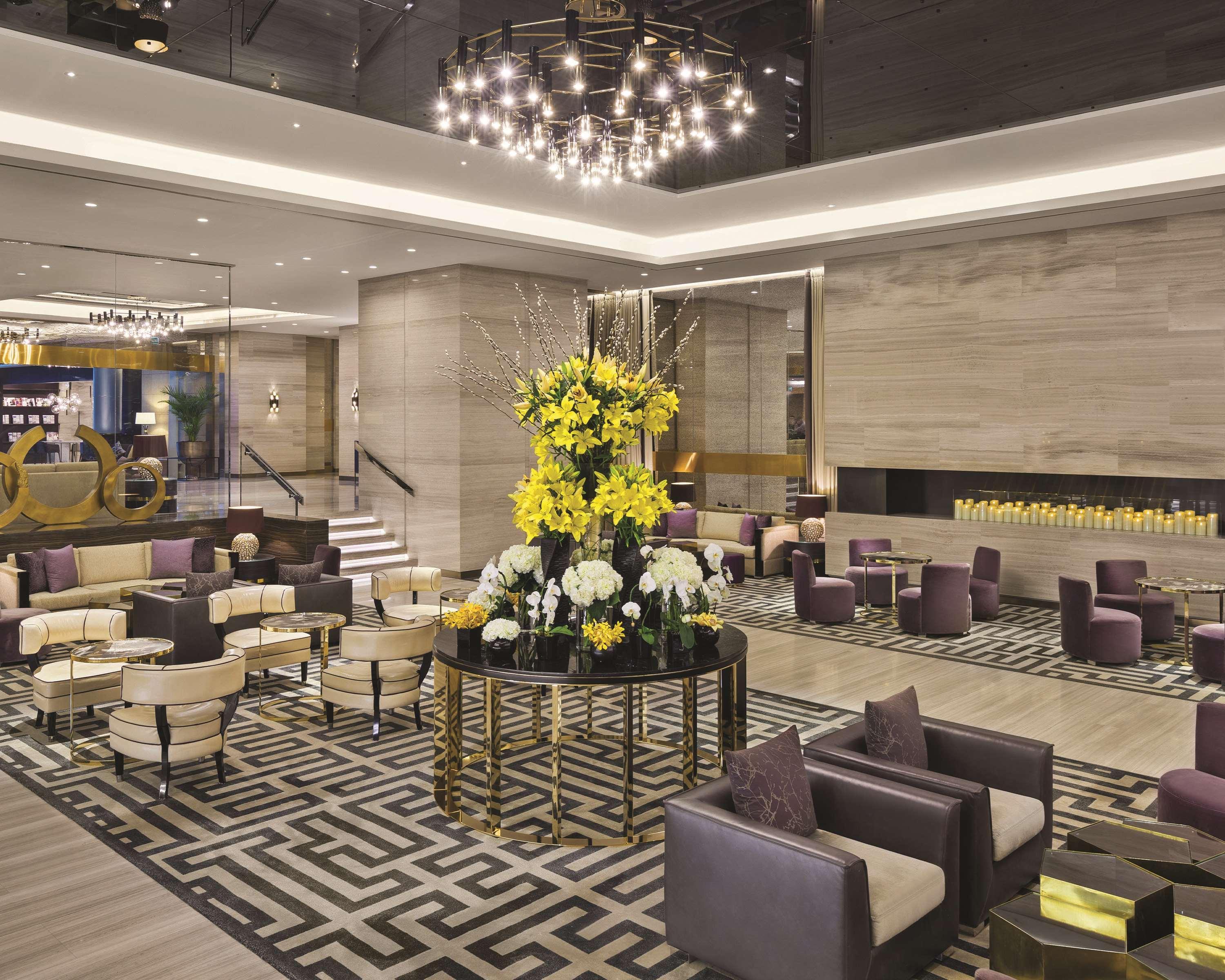Hyatt Regency Al Kout Mall Kuvait Kültér fotó The lobby of the hotel