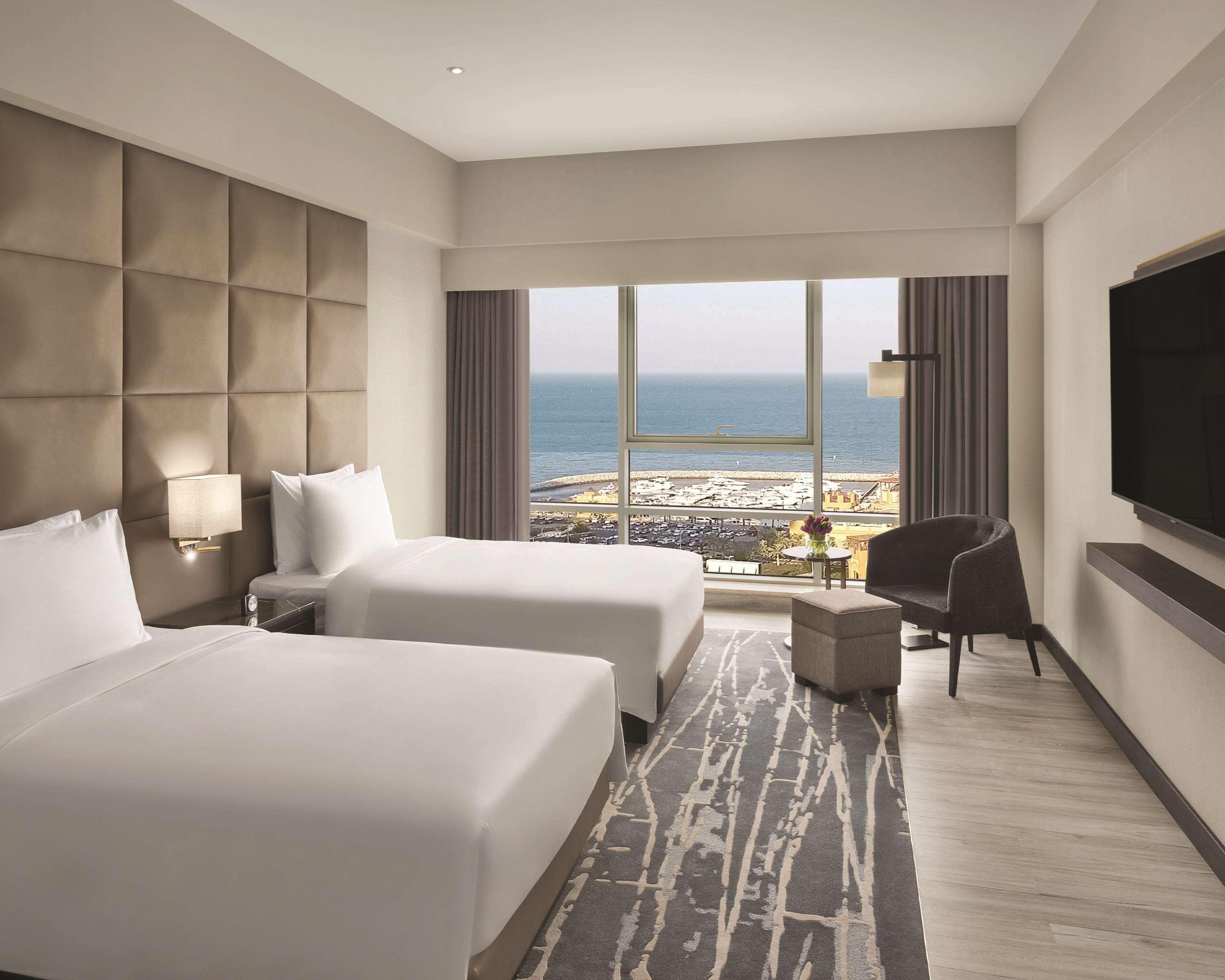 Hyatt Regency Al Kout Mall Kuvait Kültér fotó Deluxe Room