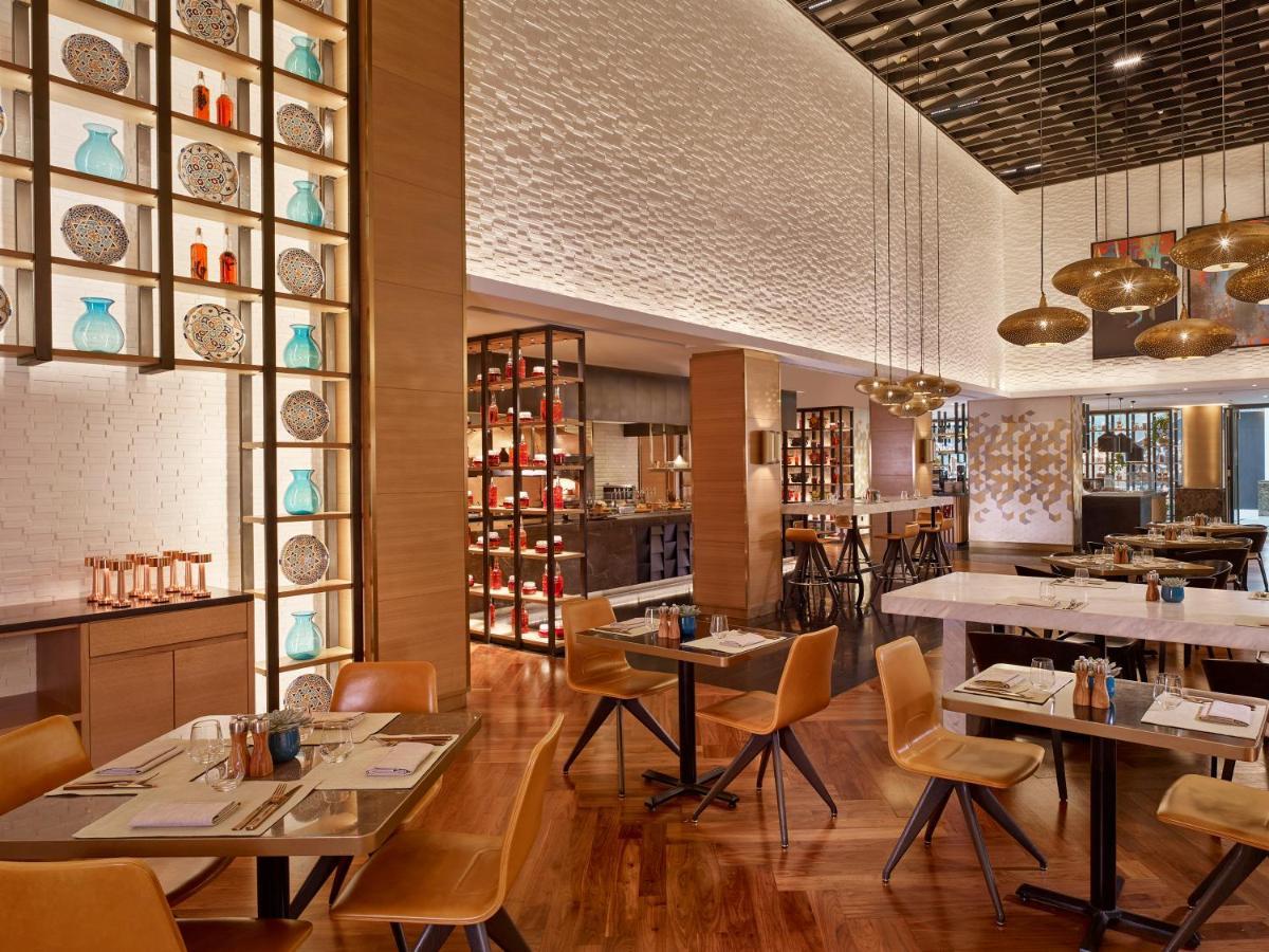 Hyatt Regency Al Kout Mall Kuvait Kültér fotó The restaurant