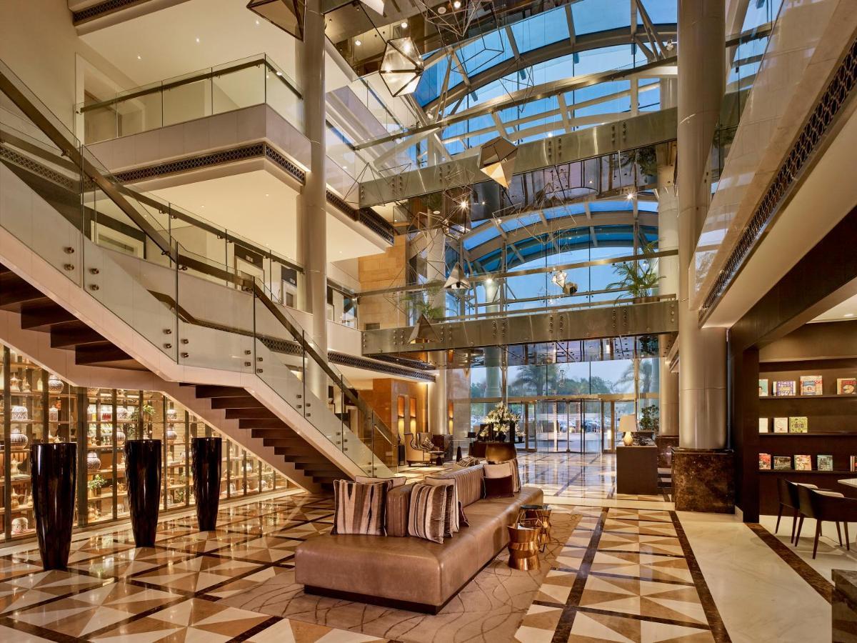 Hyatt Regency Al Kout Mall Kuvait Kültér fotó The lobby of the Ritz-Carlton, Dubai