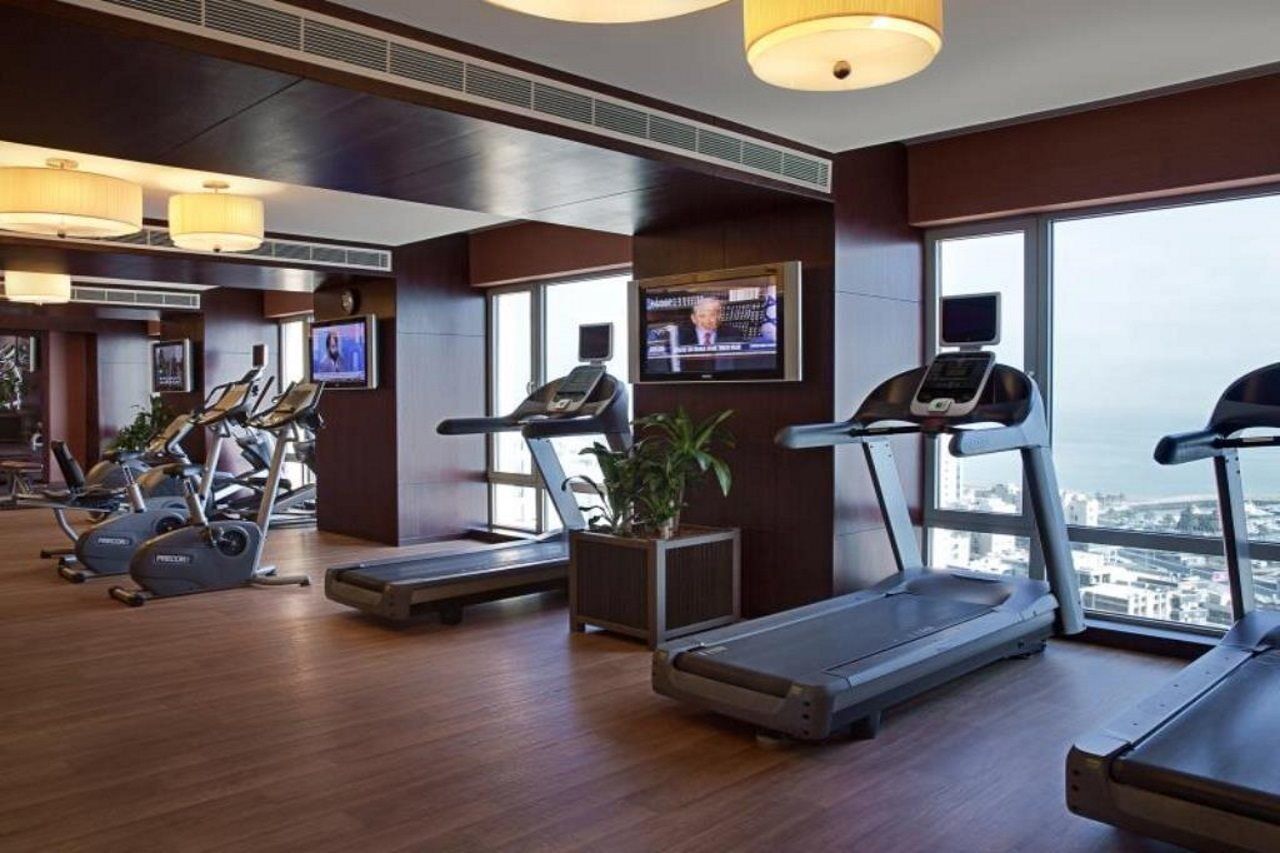 Hyatt Regency Al Kout Mall Kuvait Kültér fotó The gym at the hotel