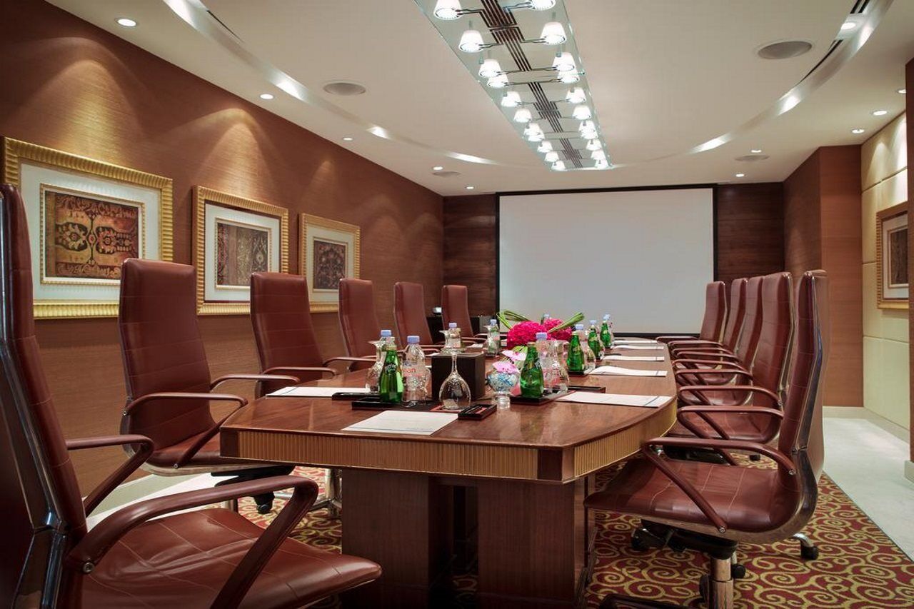 Hyatt Regency Al Kout Mall Kuvait Kültér fotó A boardroom